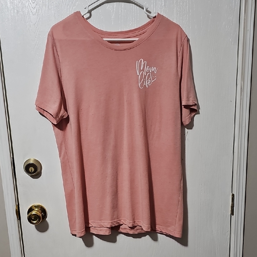 Casual Pink 'Mom Life' Tee